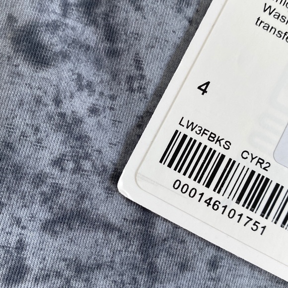 ❤️ Lululemon All Yours Boyfriend Tee Wash Size 4 NWT - Picture 3 of 6